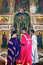 Освящение новосооруженного яруса иконостаса в Михайло-Архангельском храме поселка Юрино