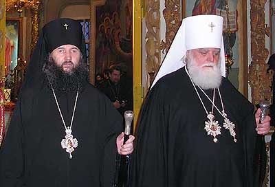 Архиепископ Йошкар-Олинский и Марийский Иоанн поздравил митрополита Вятского и Слободского Хрисанфа.