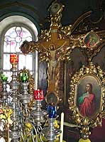 Интерьер Сретенского храма. Запрестольный крест
